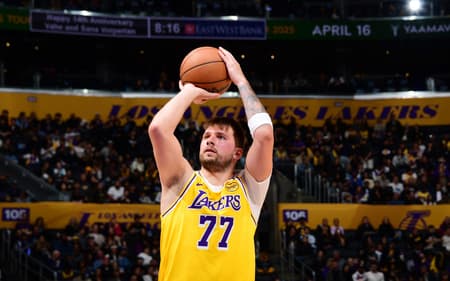 luka-doncic-los-angeles-lakers-2-1-scaled-aspect-ratio-512-320