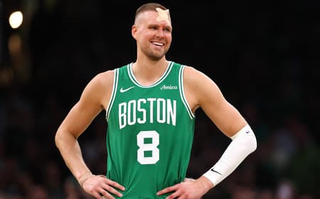 porzingis-pivo-boston-celtics-scaled-aspect-ratio-512-320