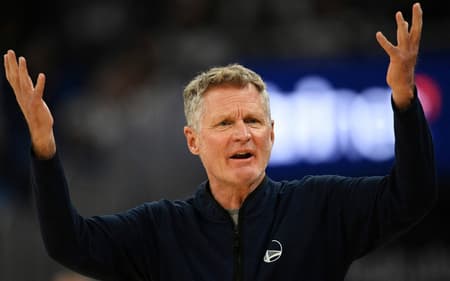 steve-kerr-warriors-spurs-nba-scaled-aspect-ratio-512-320