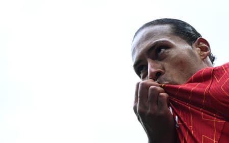 van-dijk-liverpool-scaled-aspect-ratio-512-320