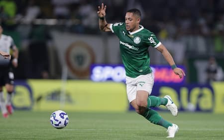 vitor-roque-palmeiras-scaled-aspect-ratio-512-320